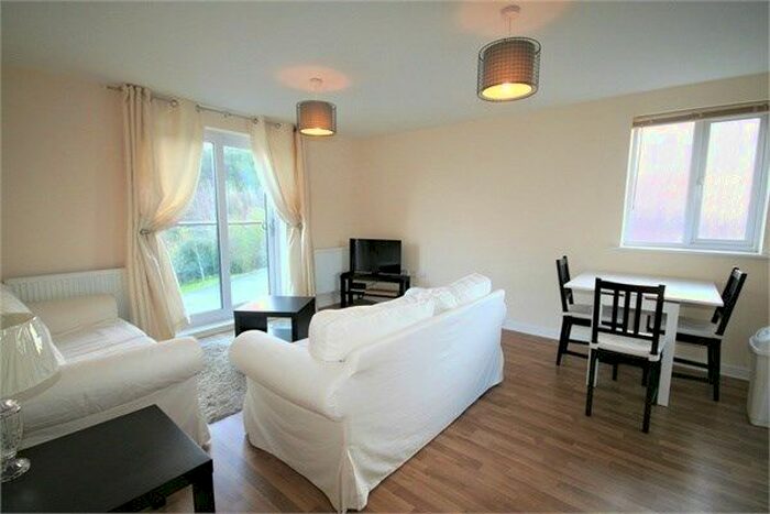 2 Bedroom Flat To Rent In Golwg Y Garreg Wen, Swansea, SA1
