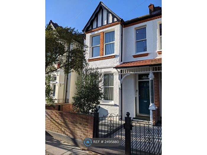2 Bedroom Flat To Rent In Julian Avenue, London, W3