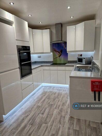 3 Bedroom Terraced House To Rent In Derwent Road, Luton, LU2