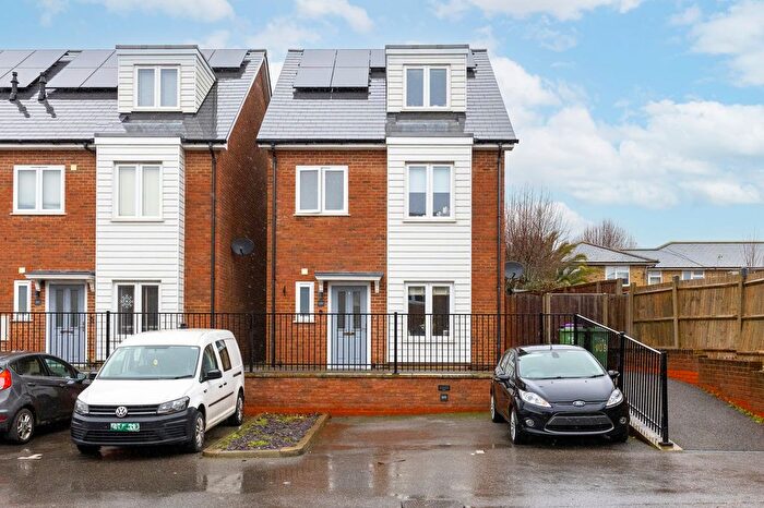 4 Bedroom Detached House For Sale In Ashley Avenue, Folkestone, CT19