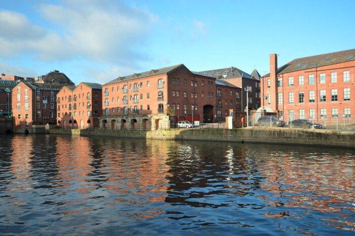 2 Bedroom Apartment To Rent In Riverside Court, Leeds, LS1
