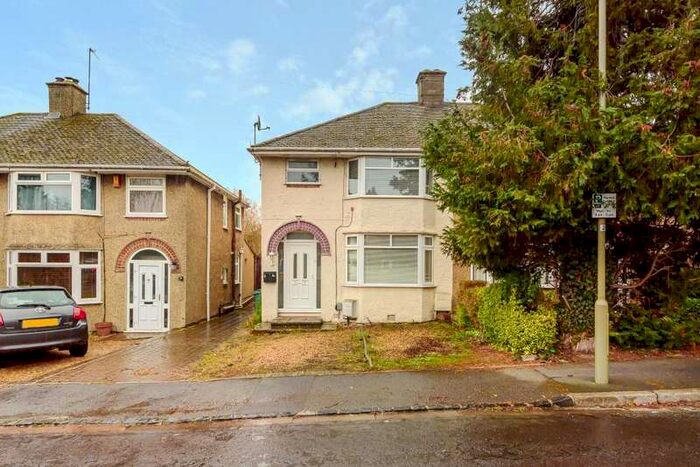 2 Bedroom Maisonette Flat To Rent In Brookfield Crescent, Headington, OX3