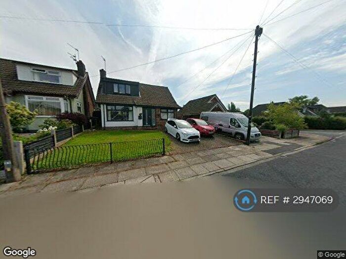 4 Bedroom Detached House To Rent In Cotswold Crescent, Bury, BL8