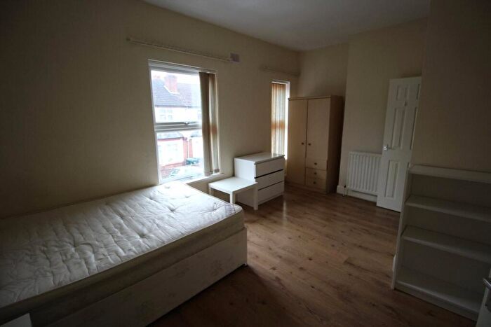 4 Bedroom Terraced House To Rent In Northfield Road, Coventry, West Midlands, CV1