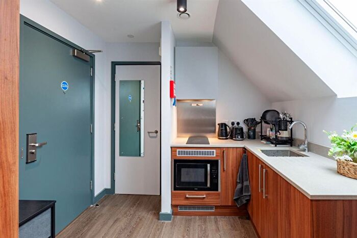 Studio To Rent In High Street, Egham, TW20