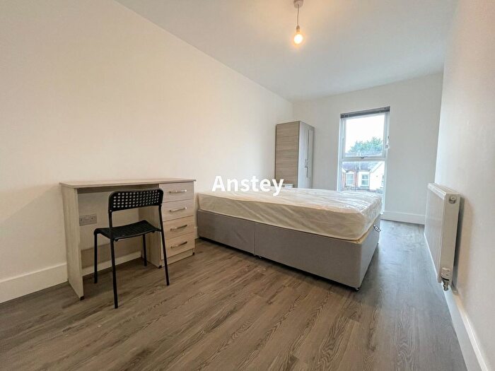 2 Bedroom Flat To Rent In Portswood Road, Southampton, SO17