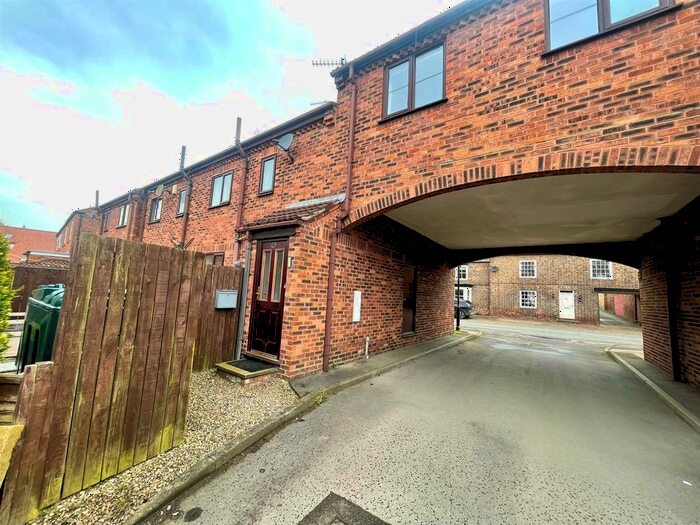 2 Bedroom Flat To Rent In High Farm Cottage, Helperby, York, YO61