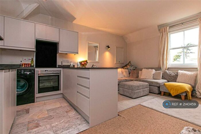 2 Bedroom Flat To Rent In Victoria Road, Colchester, CO3