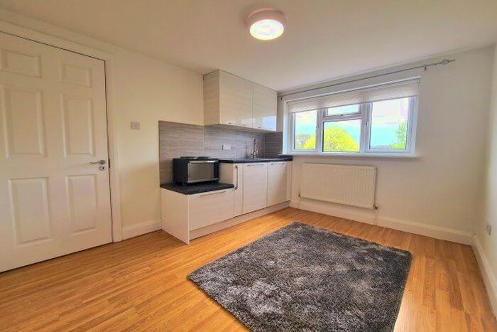 Studio To Rent In Brangbourne Road, Bromley, BR1