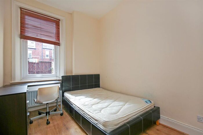3 Bedroom Flat To Rent In Oakland Road, Jesmond, Newcastle Upon Tyne, NE2