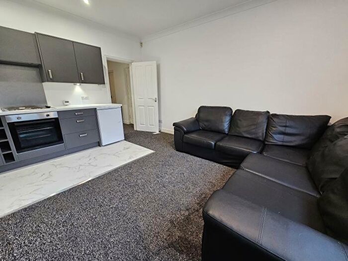 2 Bedroom Flat To Rent In Armley, Leeds, LS12