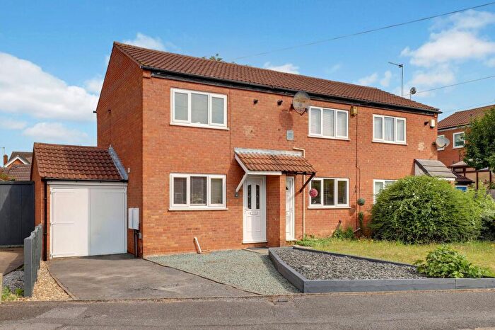 2 Bedroom End Of Terrace House For Sale In Oulton Close, Arnold, NG5