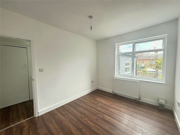 1 Bedroom Apartment To Rent In Walpole Road, London, E17