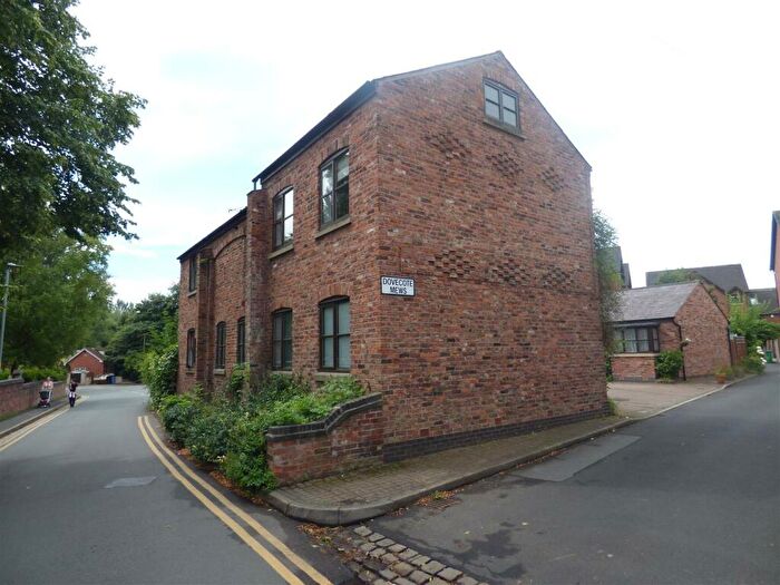 2 Bedroom House To Rent In Dovecote Mews, Chorlton Green, M21