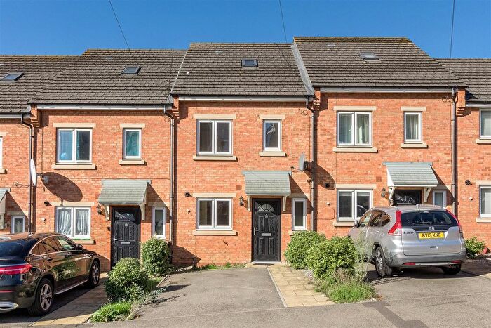 3 Bedroom Terraced House For Sale In Brook Street East, Wellingborough, NN8