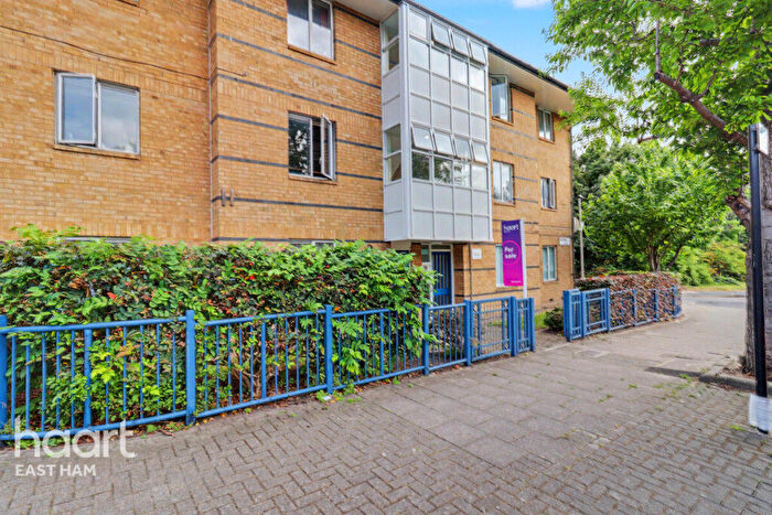 1 Bedroom Apartment For Sale In Peverel, London, E6