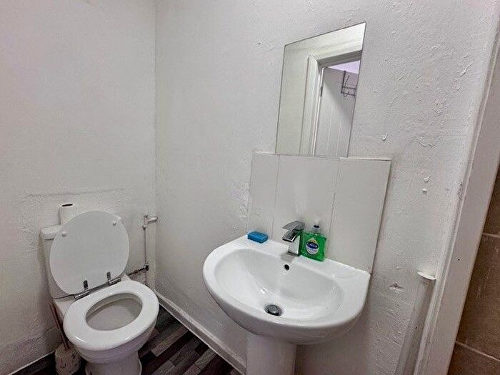 1 Bedroom Property To Rent In Station Road, Westcliff-On-Sea, SS0