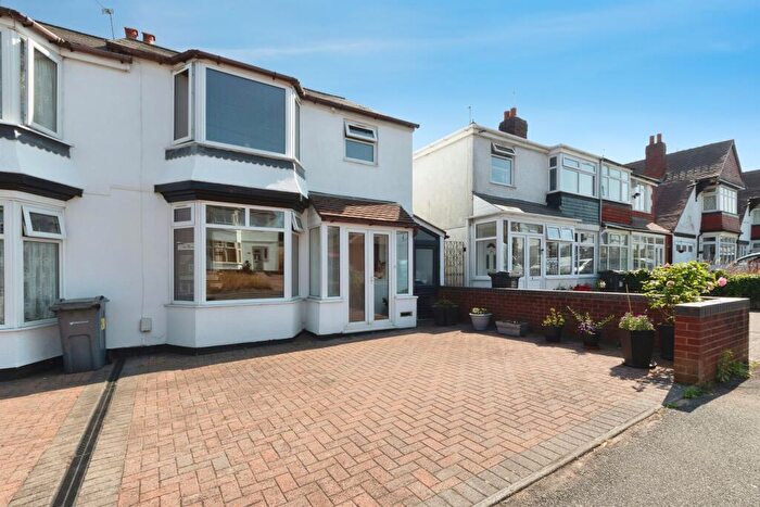 3 Bedroom End Of Terrace House For Sale In Aubrey Road, Quinton, Birmingham, B32