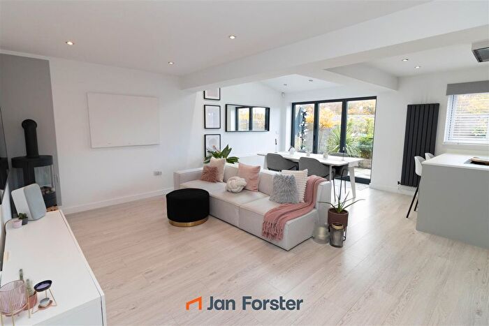 4 Bedroom Detached House For Sale In Merlay Court, Killingworth, Newcastle Upon Tyne, NE12