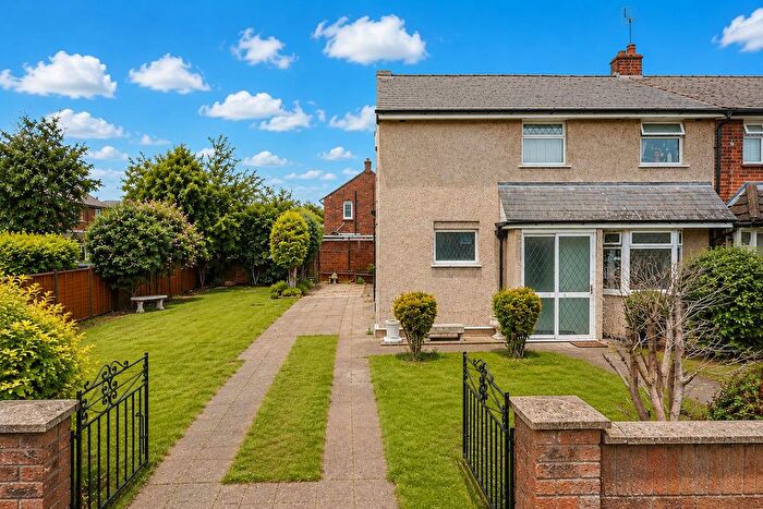 3 Bedroom Semi-Detached House For Sale In Blackthorn Avenue, West Drayton, UB7