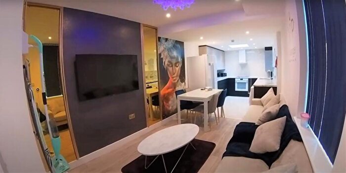 7 Bedroom House To Rent In Albion Road Fallowfield, Manchester, M14