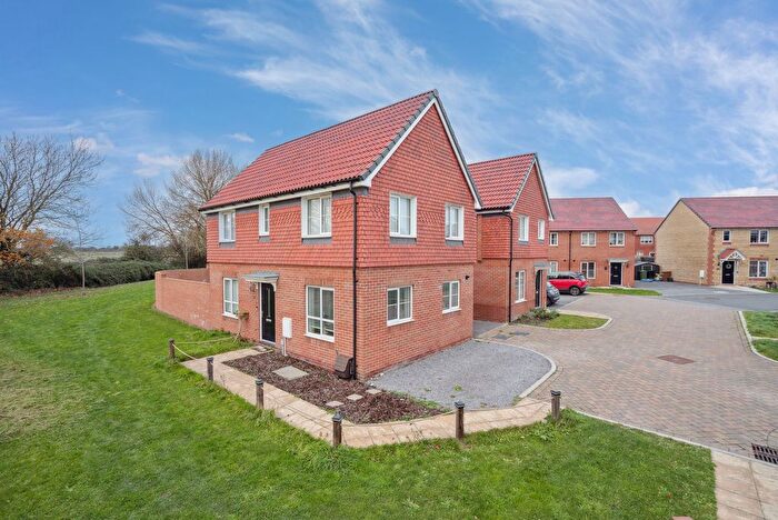 3 Bedroom Detached House For Sale In Yellowhammer Place, Didcot, OX11