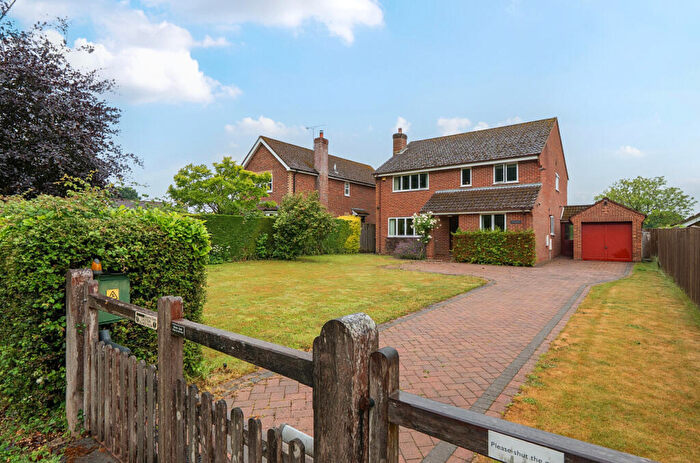 3 Bedroom House For Sale In Forest Road, Nomansland, Salisbury, Wiltshire, SP5