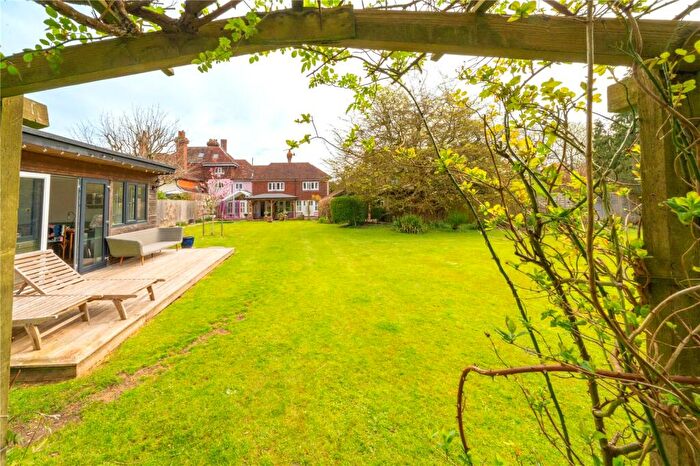 4 Bedroom Link Detached House For Sale In Church Lane, Laughton, Lewes, East Sussex, BN8