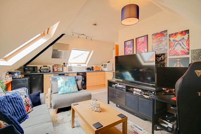 1 Bedroom Flat For Sale In Bristol Road, City Centre, Gloucester, GL1