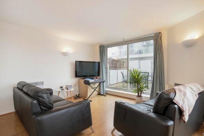 2 Bedroom Flat To Rent In Adriatic Building, Narrow Street London, E14