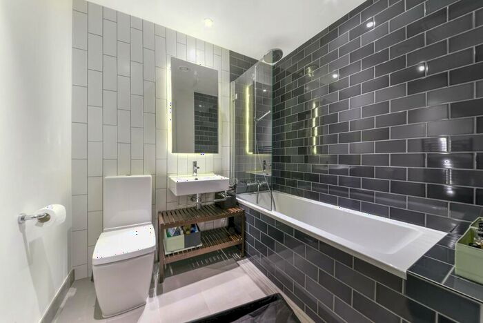2 Bedroom Apartment To Rent In Echo Court, Royal Wharf, London, E16