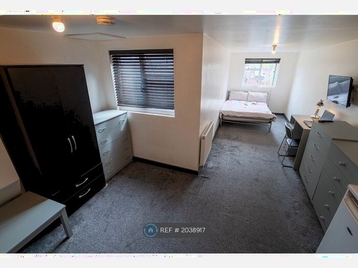 Studio To Rent In Pershore Road, Selly Park, Birmingham, B29