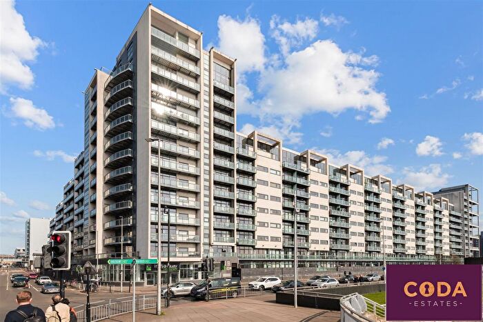 2 Bedroom Flat For Sale In Lancefield Quay, Glasgow, G3