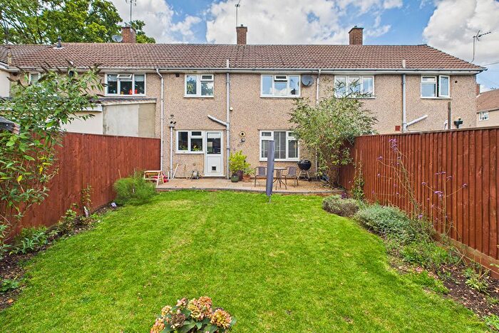 3 Bedroom Terraced House For Sale In Middle Hill, Hemel Hempstead, HP1