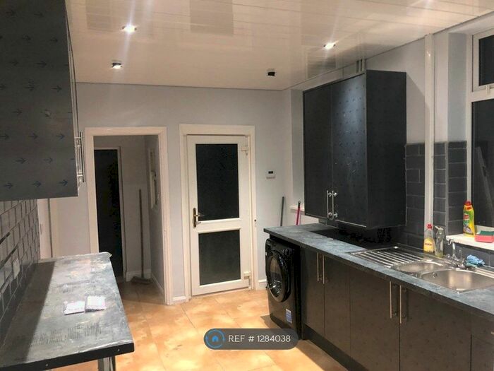 4 Bedroom Terraced House To Rent In Beckingham Road, Leicester, LE2