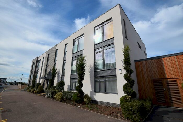 2 Bedroom Flat To Rent In Cunningham Court, Taunton, TA1