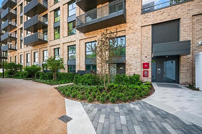 1 Bedroom Flat To Rent In Azure Apartments, Woodberry Down, N4