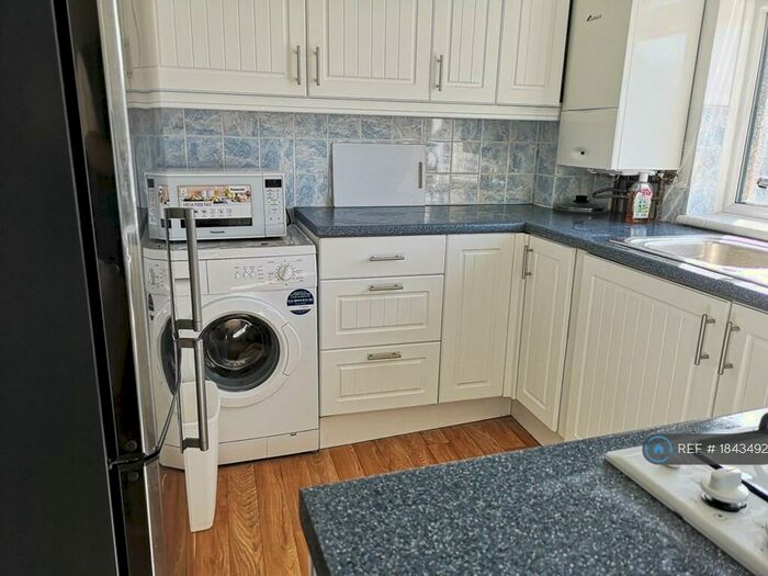 3 Bedroom Flat To Rent In Orlescote Road, Coventry, CV4