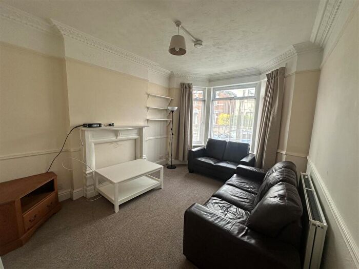 4 Bedroom Semi-Detached House To Rent In Devonshire Road, Southampton, SO15