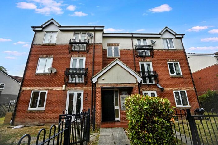 2 Bedroom Apartment For Sale In Mallard Court, Bradford, West Yorkshire, BD8