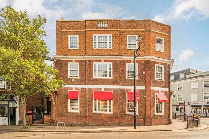 3 Bedroom Flat For Sale In St. James' Road, Surbiton, KT6