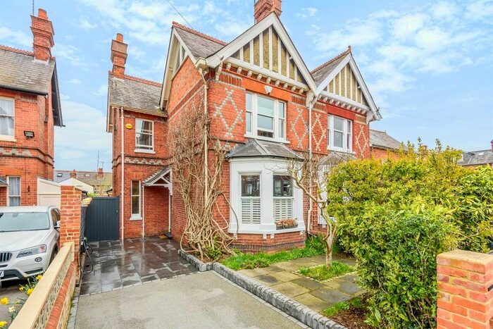 4 Bedroom Semi-Detached House To Rent In Brunswick Hill, Reading, RG1