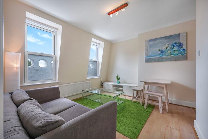 1 Bedroom Flat To Rent In Sinclair Road, London, W14