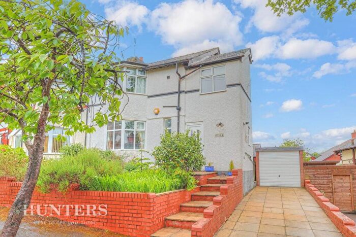 4 Bedroom Semi-Detached House For Sale In Rising Lane, Garden Suburbs, Oldham, OL8