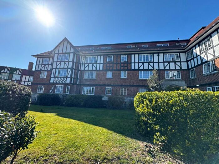 2 Bedroom Flat To Rent In Millbrook Road East, Southampton, Hampshire, SO15