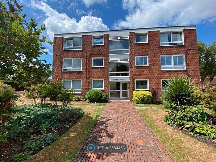 2 Bedroom Flat To Rent In Hersham Rd, Walton-On-Thames, KT12