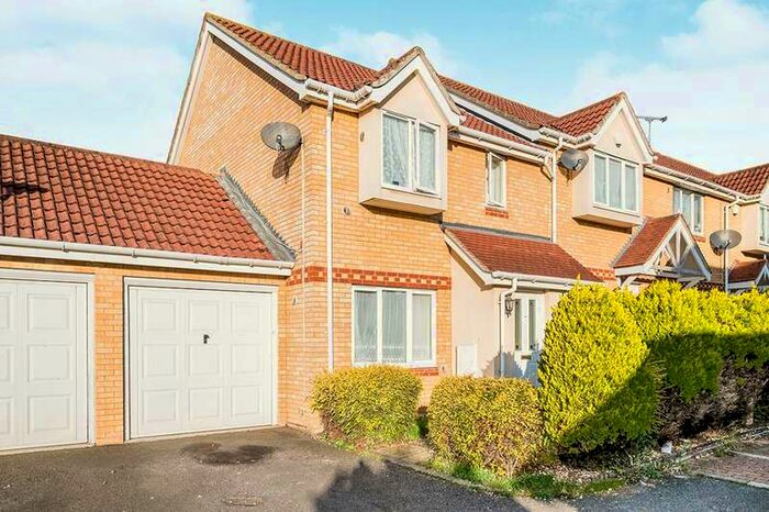 3 Bedroom Leisure Facility Commercial To Rent In Martins Walk, London, SE28