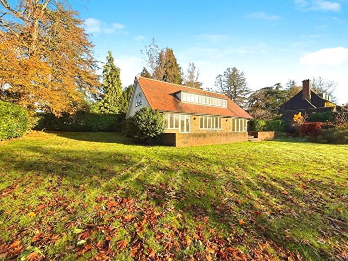 4 Bedroom Detached House To Rent In Knowl Hill, Woking, Surrey, GU22