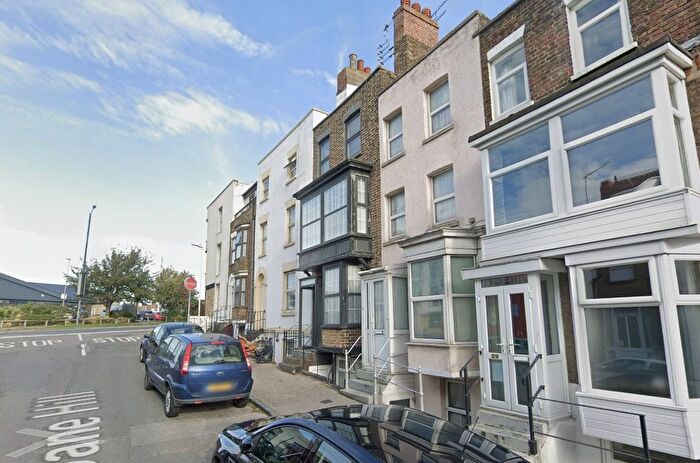 3 Bedroom Flat To Rent In Dane Hill, Margate, CT9