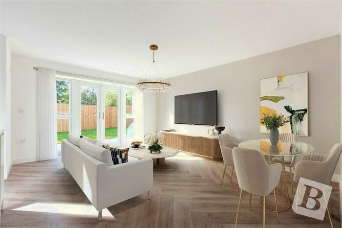 4 Bedroom Detached House For Sale In Sloane Mews, Prospect Road, Hornchurch, RM11